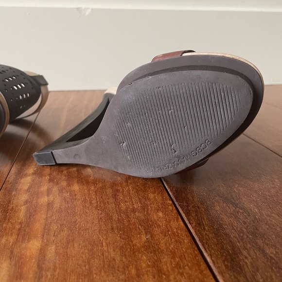 Stunning BCBGMAXAZRIA heels. - Picture 5 of 6